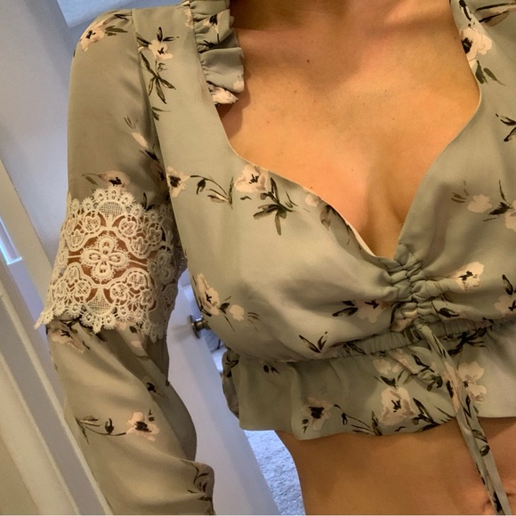 Cropped top - Picture 3 of 9